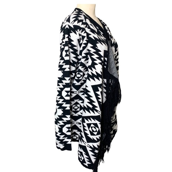 𝅺JESSICA Southwestern Black White printed Tribal Jersey Knit Cardigan Wrap L - Picture 3 of 11